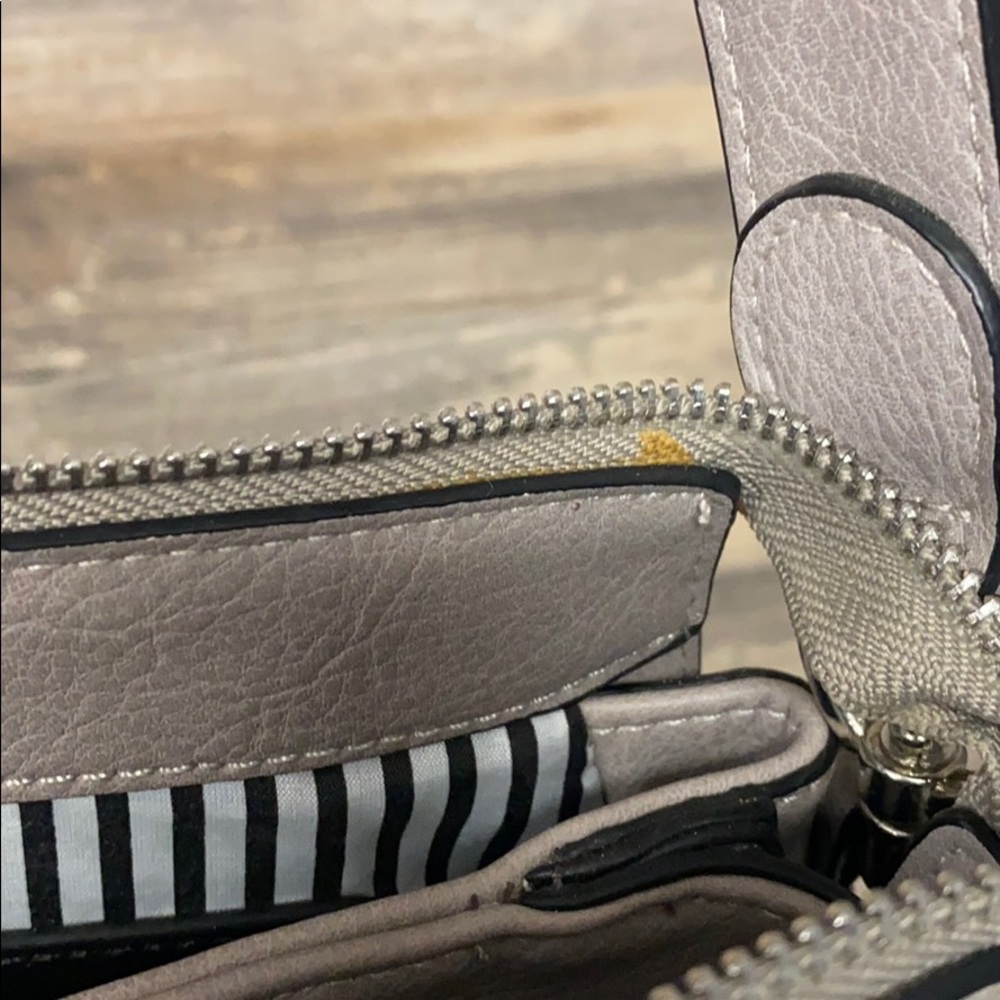 Kate & Alex Cuffaro Crossbody Bag P15 - Picture 5 of 6